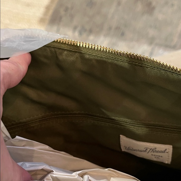 Universal Thread Green Slouchy Crescent Sling Handbag/NWT - Picture 10 of 11